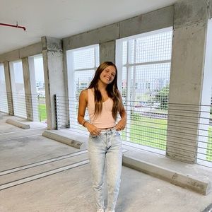 Meet your Posher, Julianna